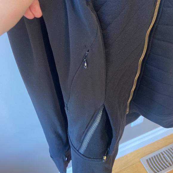 Lululemon Fleece Out Jacket Size 6 - Picture 7 of 13